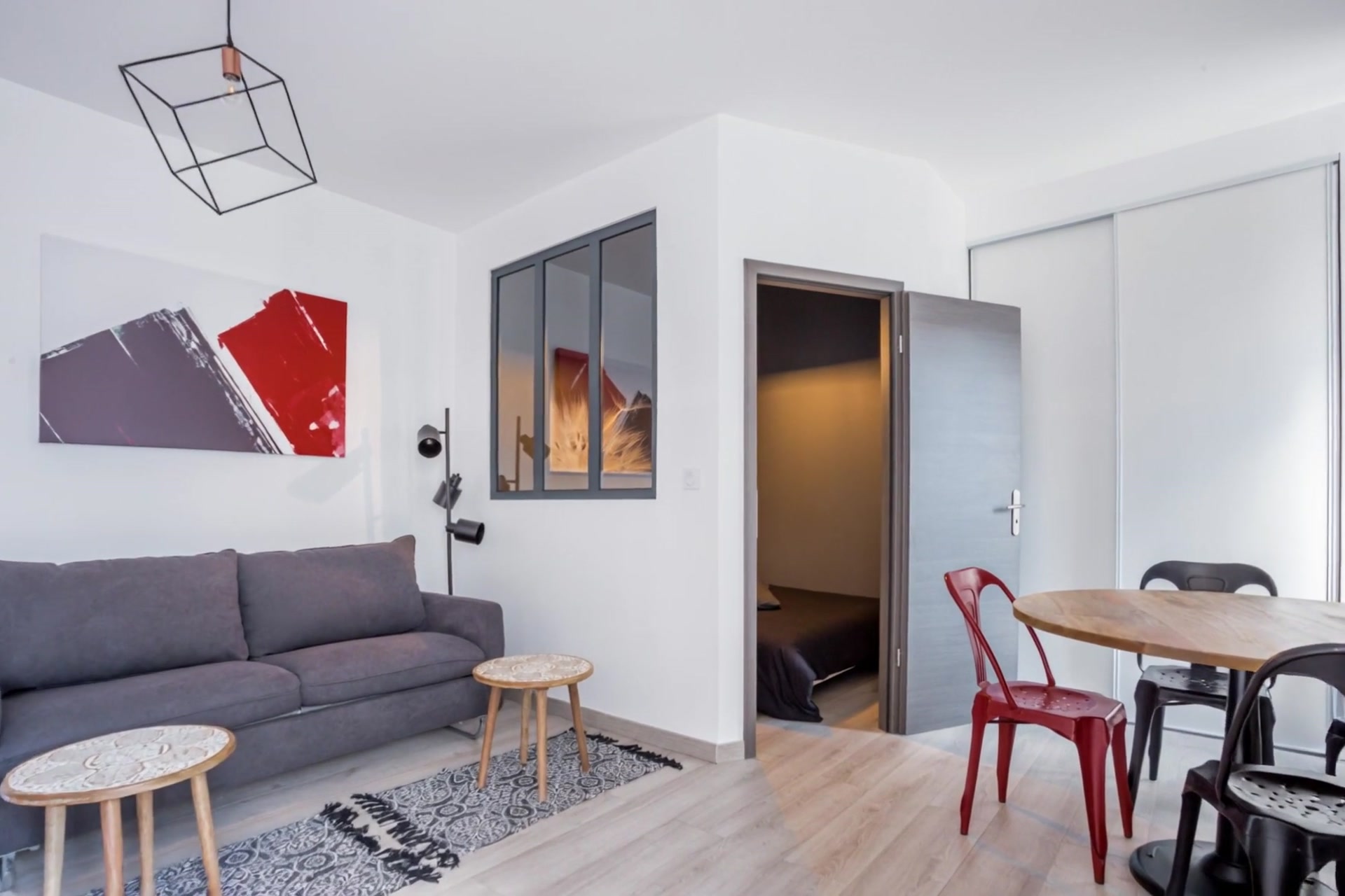 Intérieur chaleureux d'un appartement Oyonnappart à Oyonnax